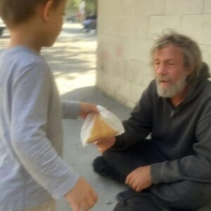 MY SON GAVE AWAY HIS LUNCH—AND UNLOCKED A STORY I WASN’T READY TO HEAR