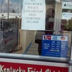 Customers rage over sign on KFC door Customers rage over sign on KFC door