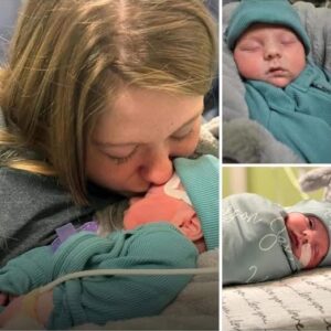 Parents Say Goodbye to Their Baby and Turn off Life Support Parents Say Goodbye to Their Baby and Turn off Life Support