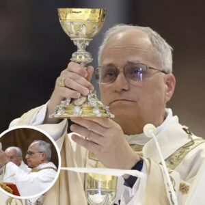 Photo Of Pope Leo At Mass Goes Viral After People Spot ‘Surreal’ Detail