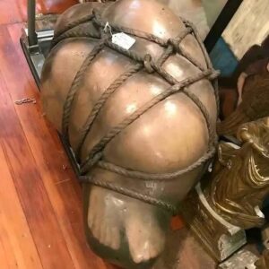 The Enigmatic Sculpture That No One Buys – Yet Everyone Talks About