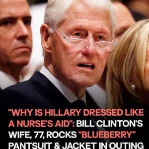 Bill and Hillary Clinton Receive Varied Responses as They Leave the Hamptons