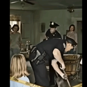 A girl alerted the police, claiming her father was trapped beneath the floor; when officers lifted the boards, they discovered a horrifying sight A girl alerted the police, claiming her father was trapped beneath the floor; when officers lifted the boards, they discovered a horrifying sight