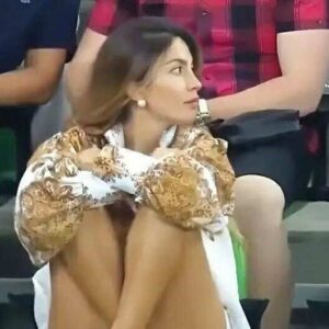 She SH0WED Her CameI T0E ln LlVE TV Match, H0LD Y0UR BREATH… She SH0WED Her CameI T0E ln LlVE TV Match, H0LD Y0UR BREATH…