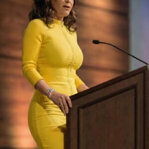 Sarah Palin Moves Forward After the Conclusion of a Long Marriage