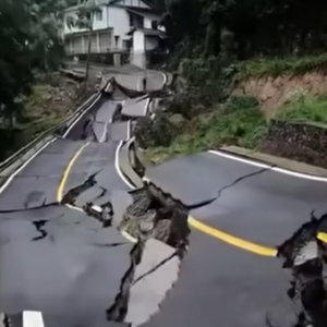 BREAKING NEWS Alert: Powerful 7.7 magnitude earthquake