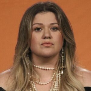 Kelly Clarkson says she’s ‘not above spanking’ her children for misbehavior