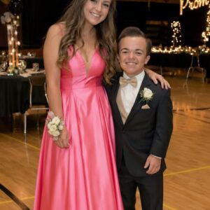 Everyone in Class Laughed at My Boyfriend Because of His Height – But at Graduation, Our Teacher Invited Us on Stage and Said Words That Left Everyone Speechless